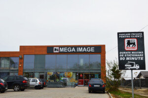 Supermarket MegaImage la 6 minute de Ansamblul Intrarea cu Tei Mega Image supermarket