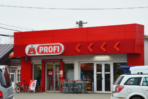 Supermarket PROFI la 4 minute de Ansamblul Intrarea cu Tei Supermarket PROFI
